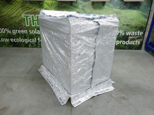 Pallet cover for temperature sensitive products