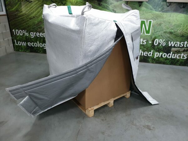 Tefoam insulated cover for both euro and block pallet
