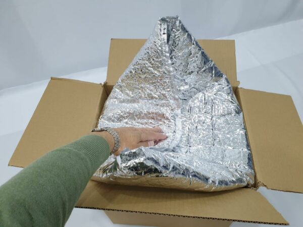 Épaisseur de l'isolation 1 cm = 2 couches de papier bulle thermique + 2 couches de réflexion