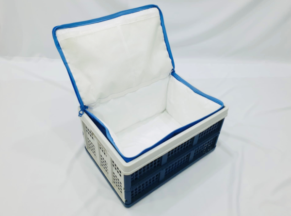 Cooler bag with cooling compartment for gel packs, or dry ice